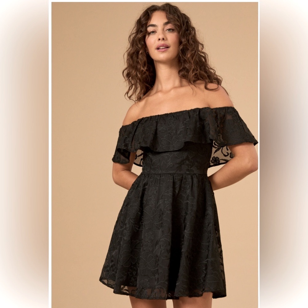 Altar’d State Adalyn Off-Shoulder A-Line Lace Dress Black S Lined
